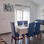 3 Bedroom Beautiful In Lejlighed Maslenica