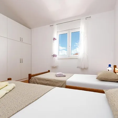 아파트 3 Bedroom In