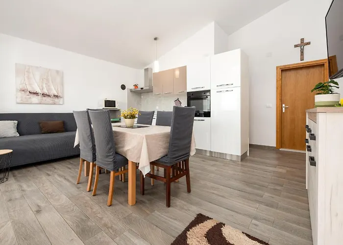 3 Bedroom Beautiful In * Maslenica