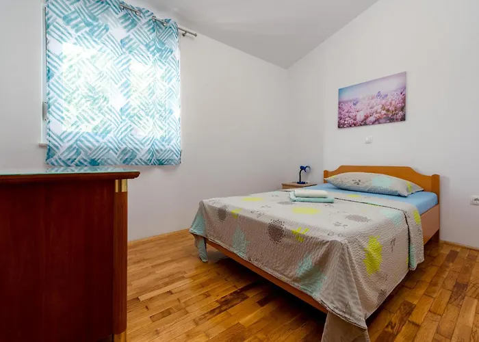 Апартаменты 3 Bedroom Beautiful In *