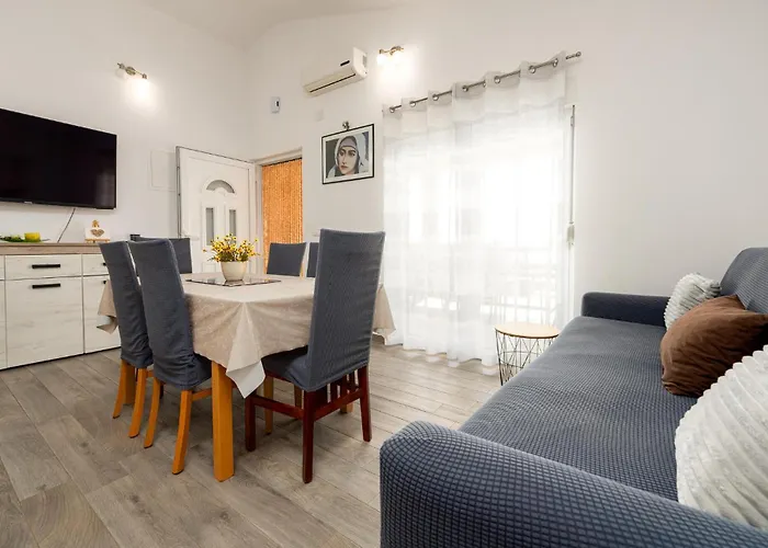 3 Bedroom Beautiful In Apartment *